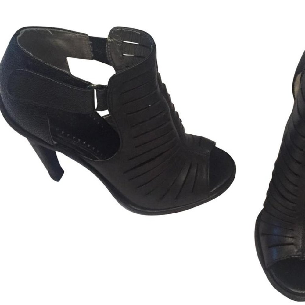 Circus by Sam Edelman Black Leather Bootie Sandals